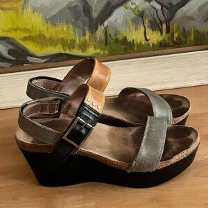 Naot Women's Tan and Gray Wedge Sandals